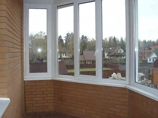Остекления балкона в частном доме, коттедже и даче Пушкино