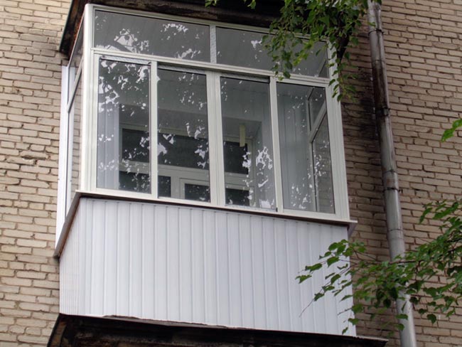 Холодное остекление балкона в хрущевке Пушкино